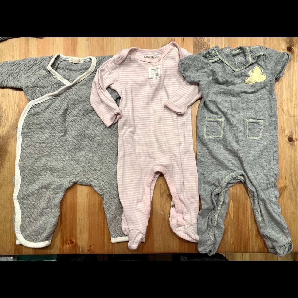 Burt’s Bees jimjam lot w/ various foot situations